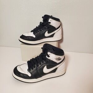 Nike Air Jordan 1 Mid Black White FD1437-010 Size 5.5Y Youth–Classic Retro Style